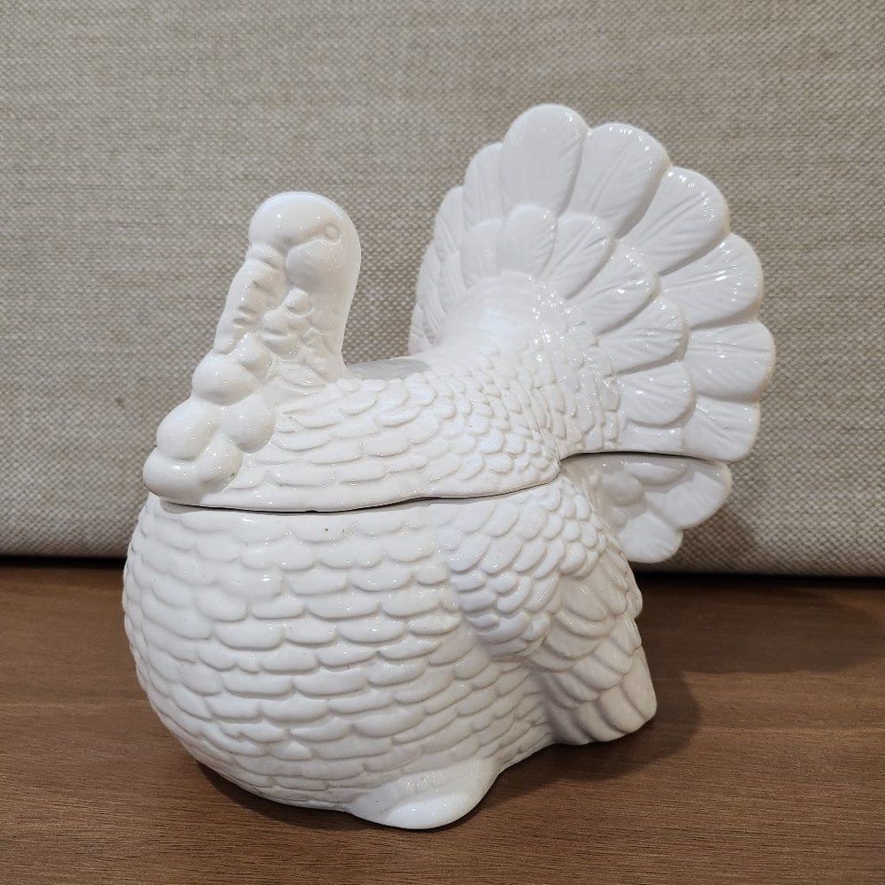Vintage White Ceramic 7.5'' Thanksgiving Turkey Gravy Bowl